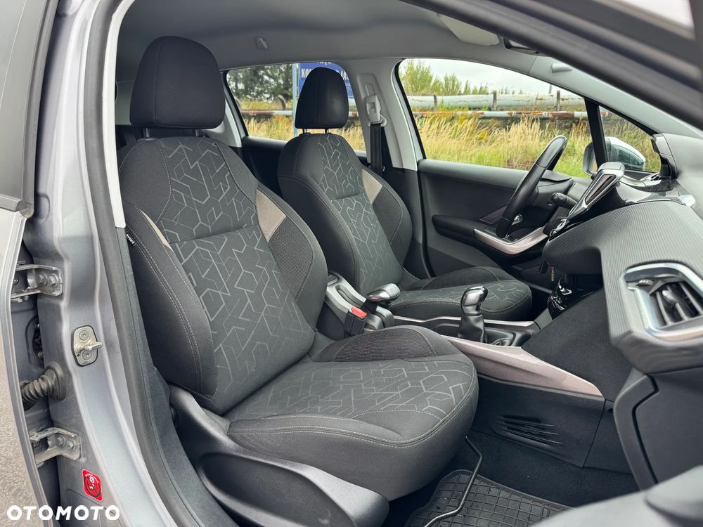 Peugeot 2008 1.2 Pure Tech Style S&S - 26