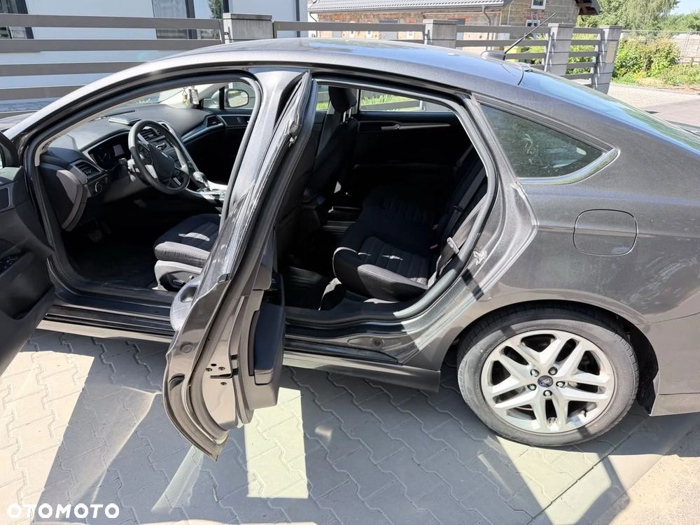 Ford Fusion - 4