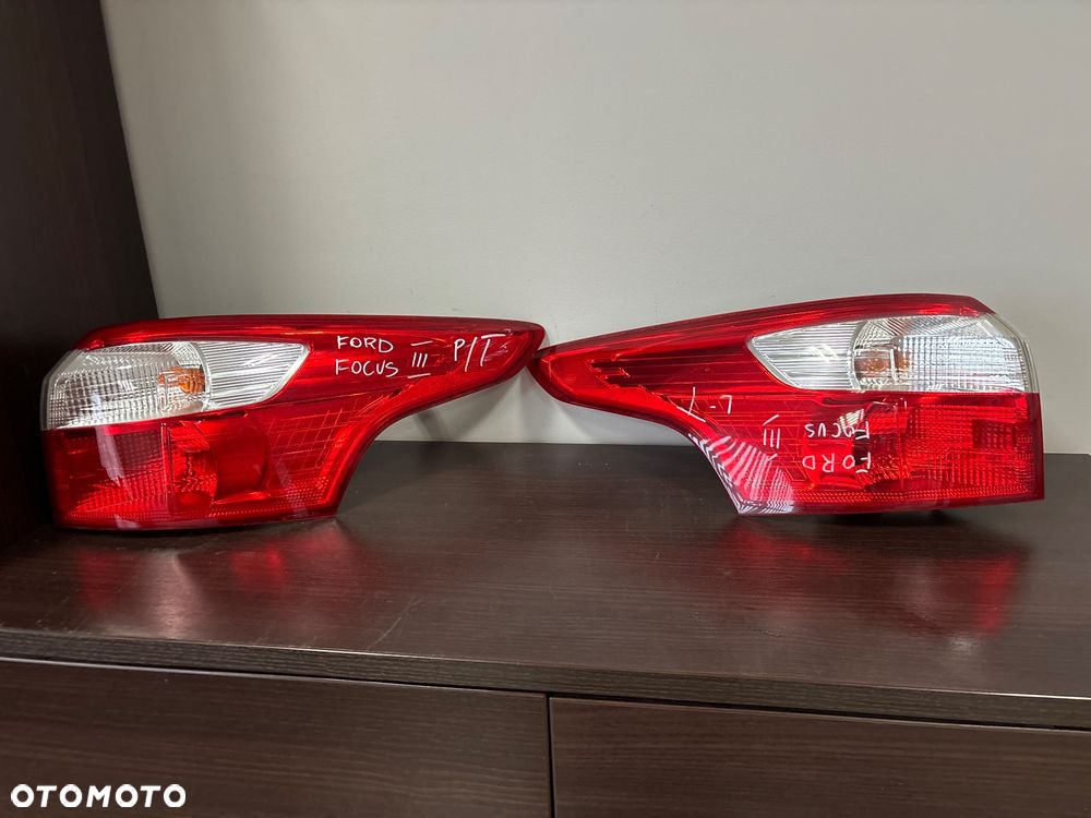 Lampa lewa lub prawa tył Ford focus III mk3  EUROPA kombi   (100/1)   (100/2)