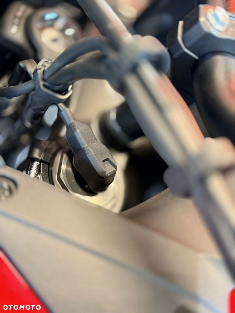Honda CRF - 9