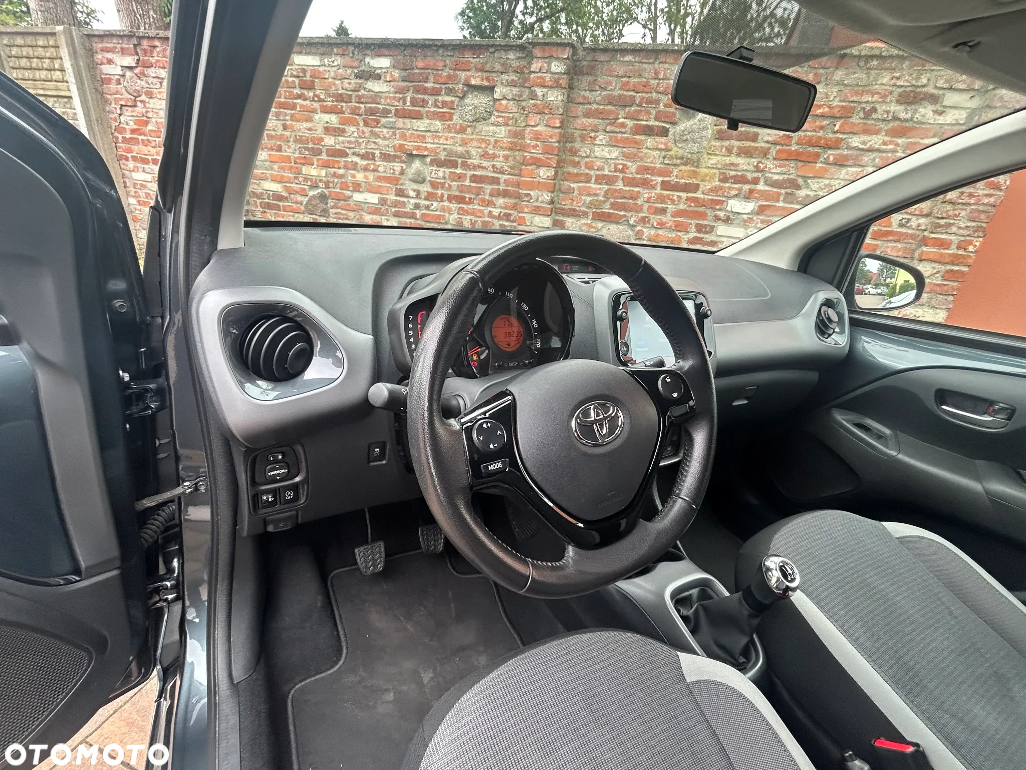 Toyota Aygo 1.0 VVT-i JBL Edition - 16