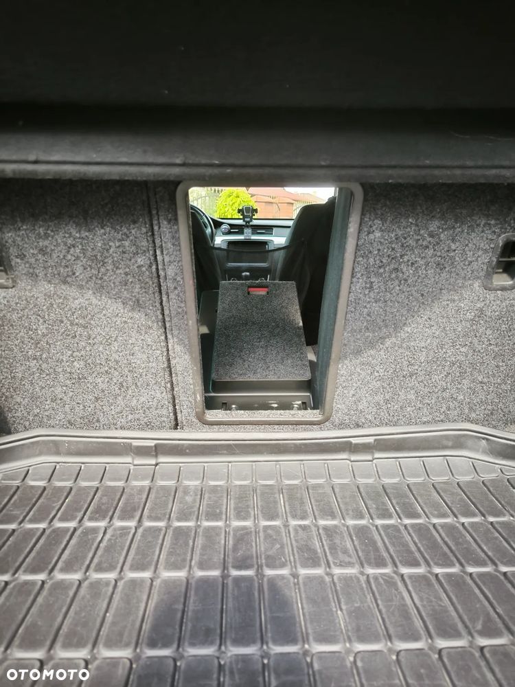 Skoda Superb 2.0 TDI 4x4 Elegance - 24