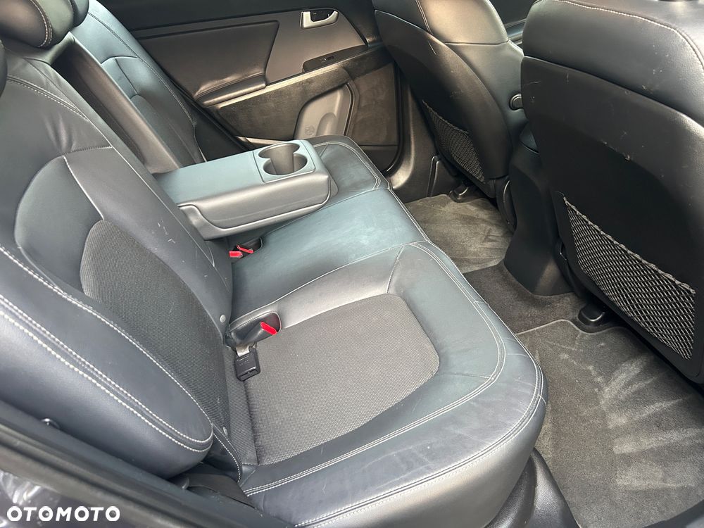 Kia Sportage 2.0 CVVT 2WD Attract - 11