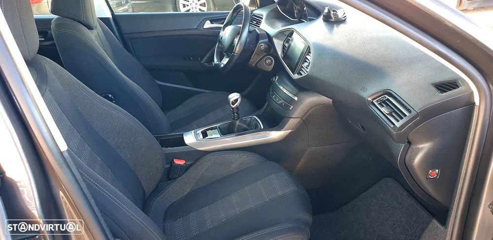 Peugeot 308 1.2 PureTech Allure - 13