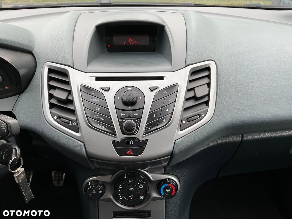 Ford Fiesta - 8
