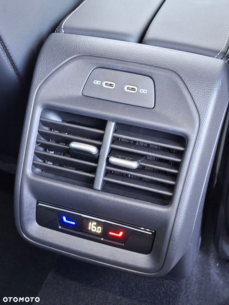 Volkswagen Passat - 27