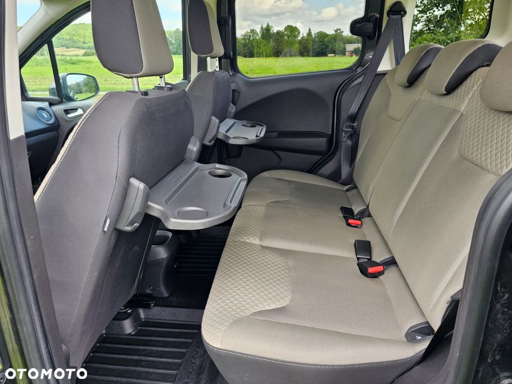 Ford Tourneo Courier 1.0 EcoBoost Titanium - 21