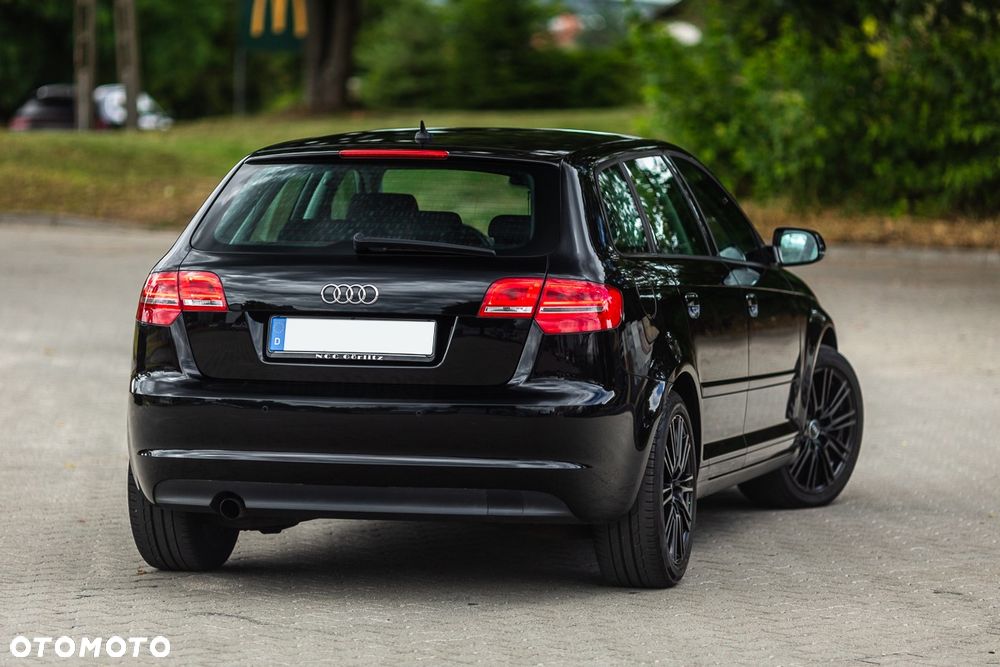 Audi A3 Sportback 2.0 TDI DPF Ambiente - 11