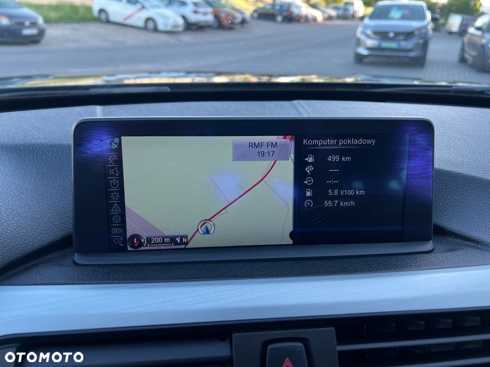 BMW Seria 3 318d Luxury Line - 34