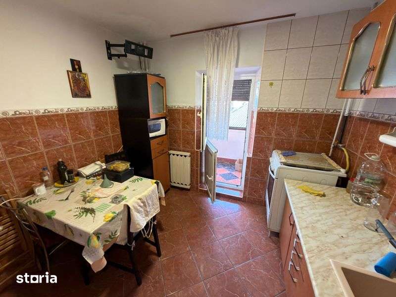 Chirie apartament 2 camere Mihai Bravu Ploiesti — fotografia 3