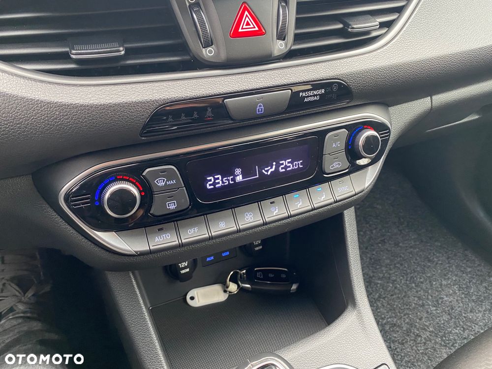 Hyundai i30 1.0 T-GDI Premiere Comfort - 13