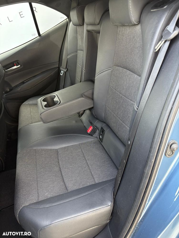 Toyota Corolla 1.8 HSD Business - 14