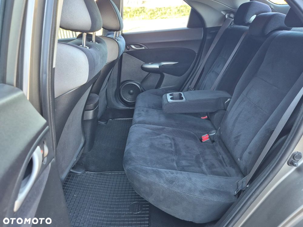 Honda Civic 1.8 Executive - 32