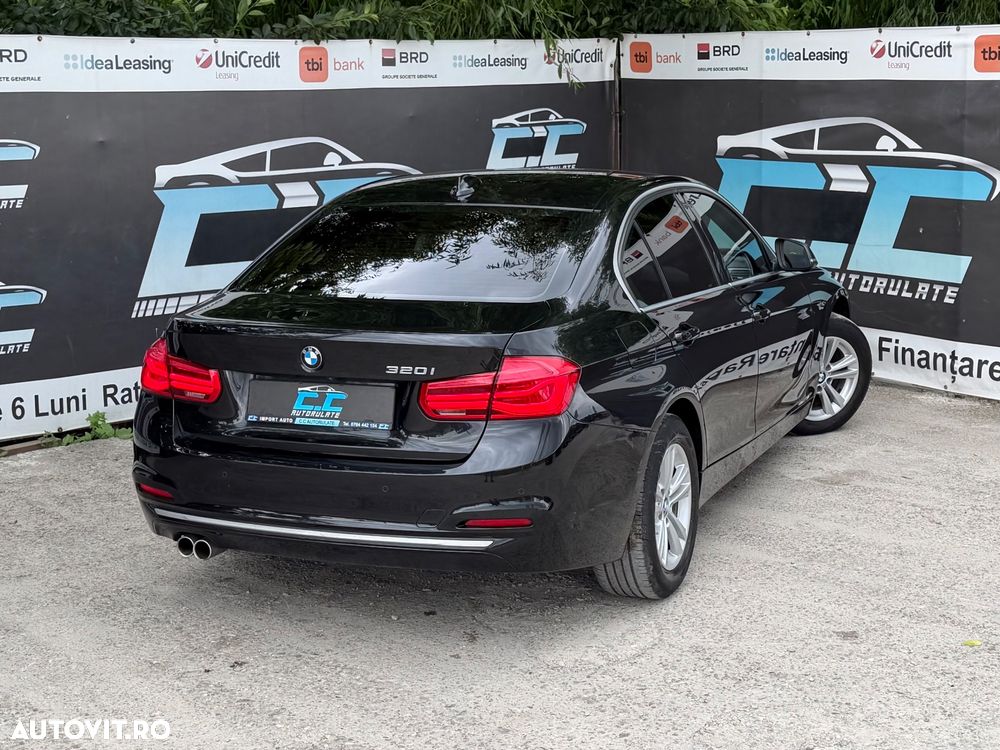 BMW Seria 3 320i Aut. Luxury Line - 40