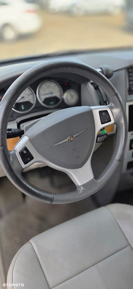 Chrysler Town & Country 4.0 Limited - 26