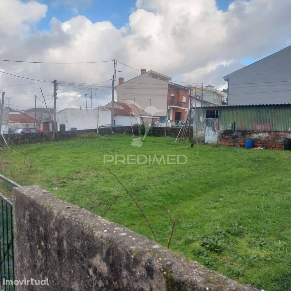 Terreno com projecto aprovado para 3 fracçoes - Grande imagem: 3/31