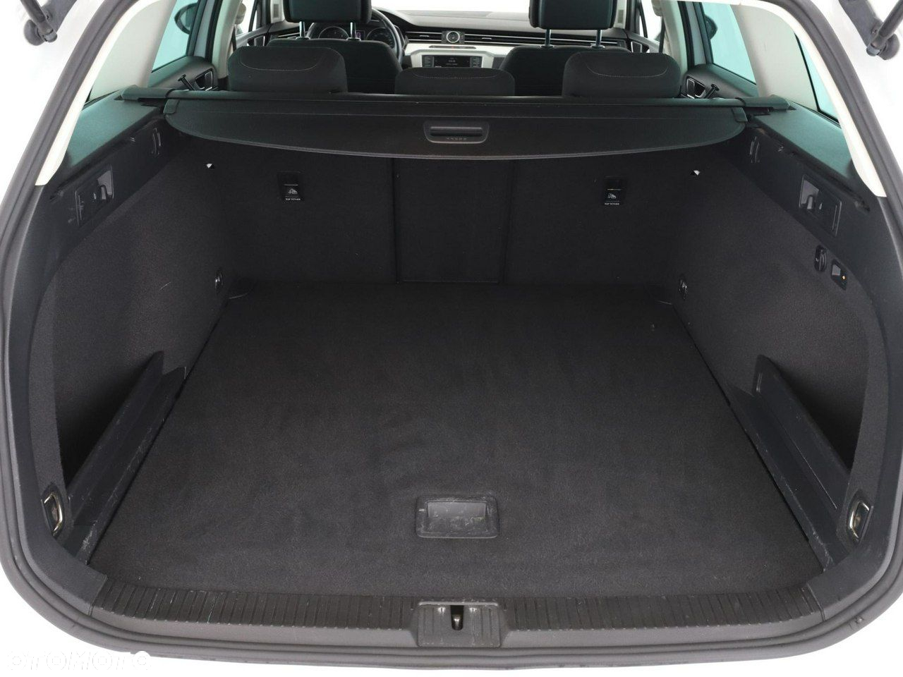 Volkswagen Passat Variant 1.6 TDI (BlueMotion Technology) Comfortline - 20