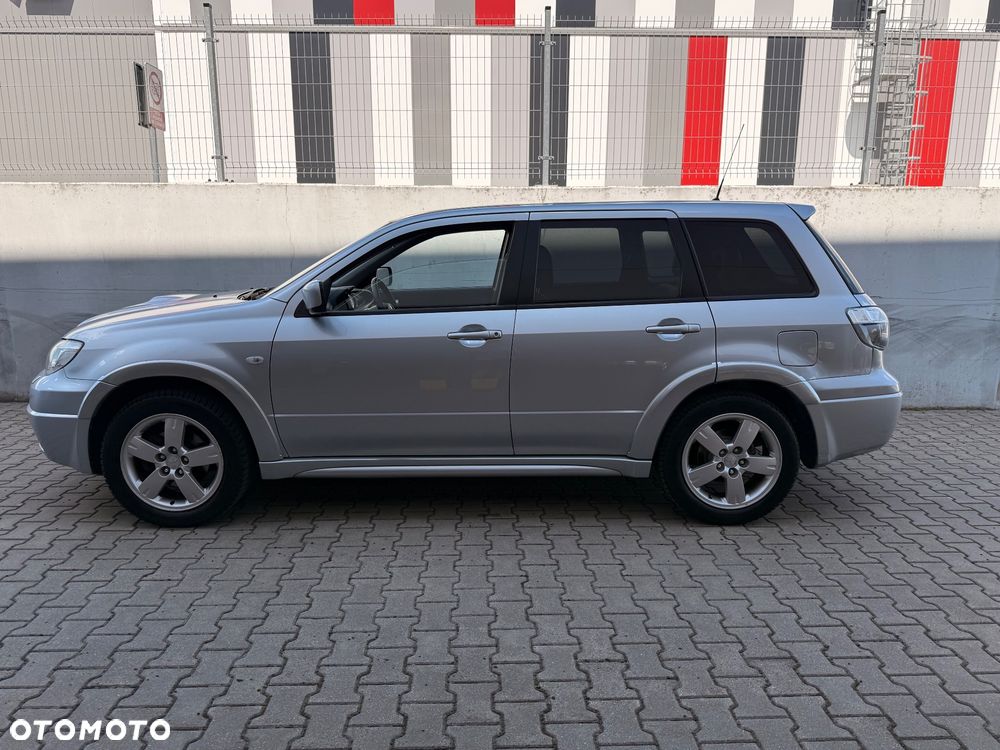 Mitsubishi Outlander 2.0 Turbo - 11