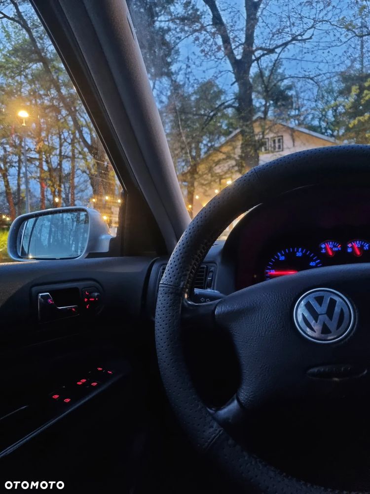Volkswagen Golf - 12