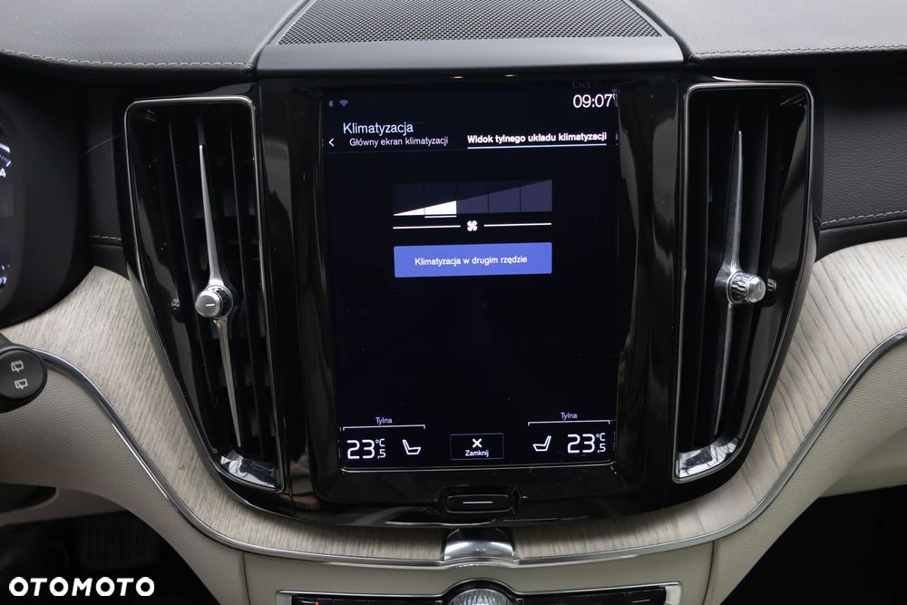 Volvo XC 60 B4 D AWD Geartronic Inscription - 25