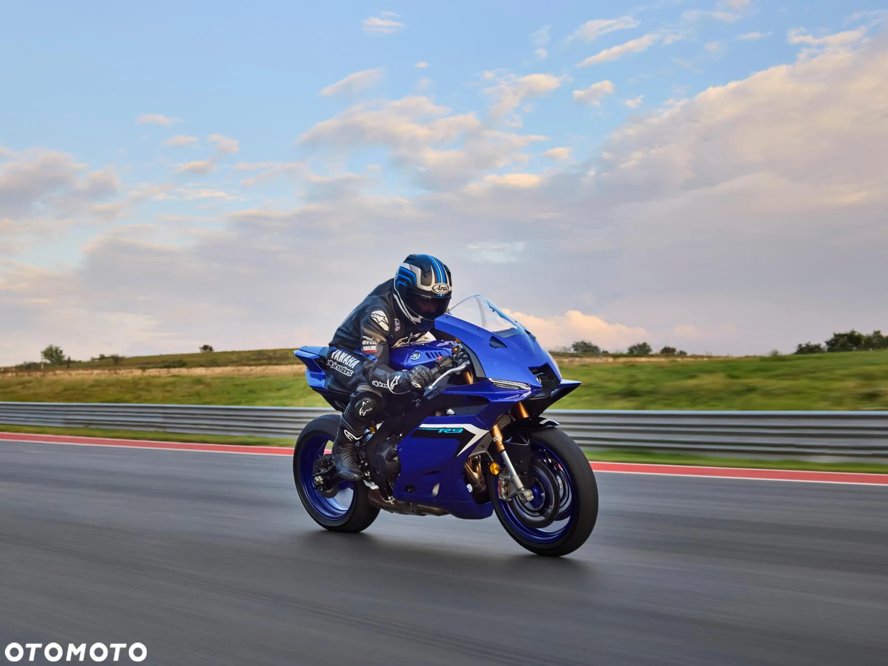 Yamaha R9 - 8