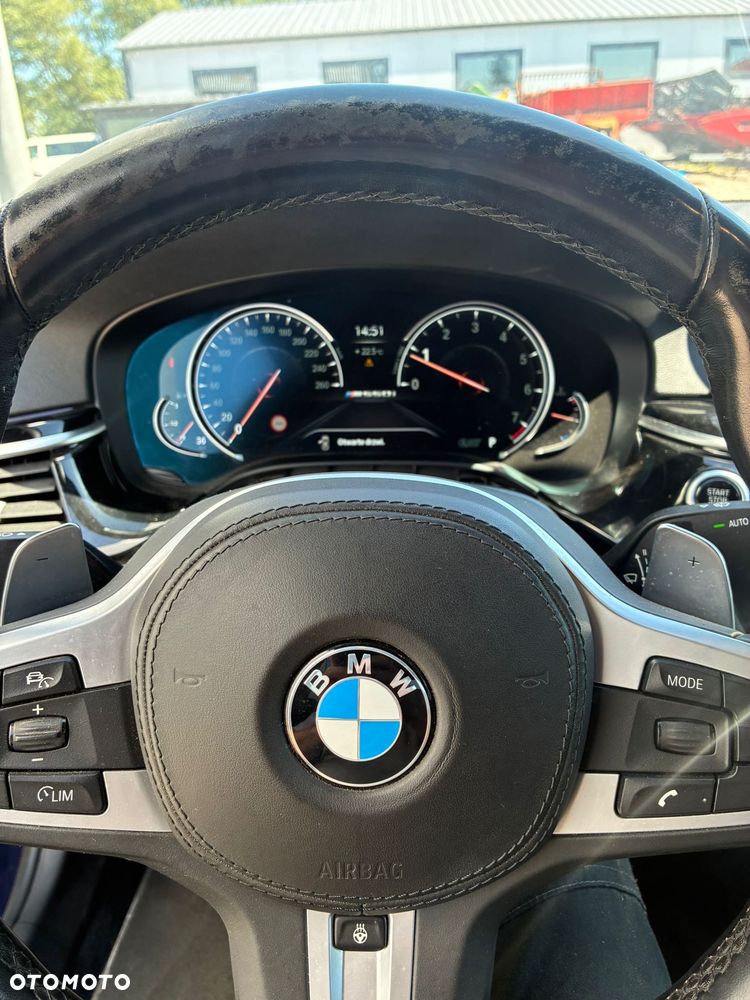 BMW Seria 5 M550i xDrive - 8