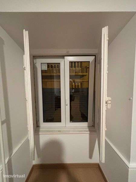 T0 remodelado e mobiliado no Principe Real - Grande imagem: 5/10