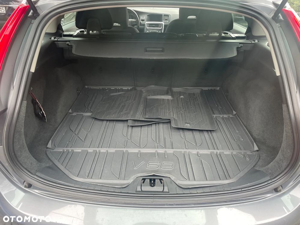 Volvo V60 D3 Momentum - 21