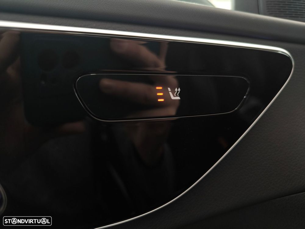 Mercedes-Benz C 300 e AMG Line - 26