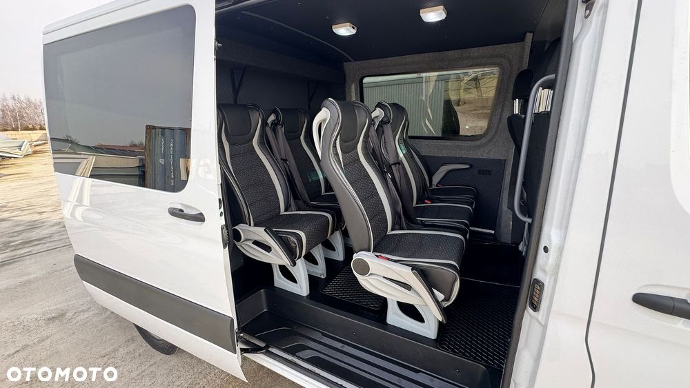 Mercedes-Benz Sprinter Standard PRO 907.233 - 9