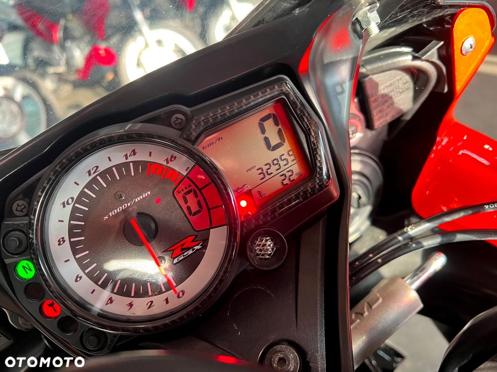 Suzuki GSX-R - 17