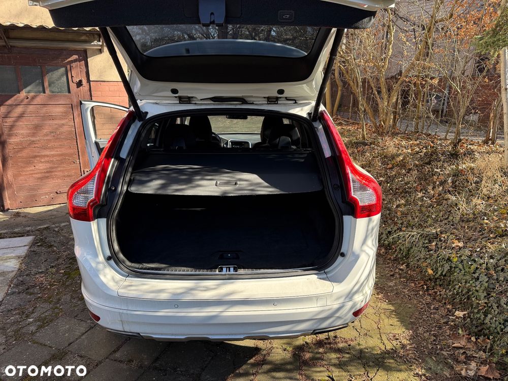 Volvo XC 60 D4 AWD Momentum - 8