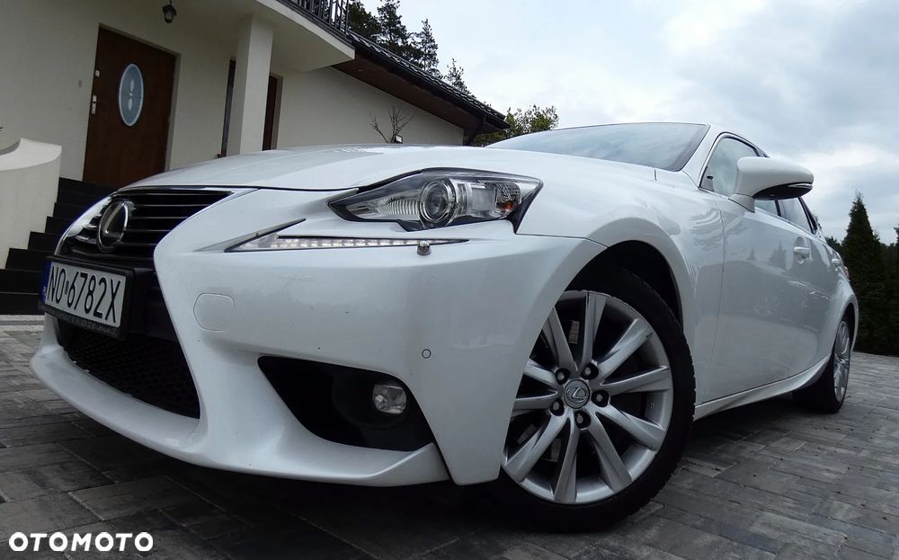 Lexus IS 200t / 300 Black - 11