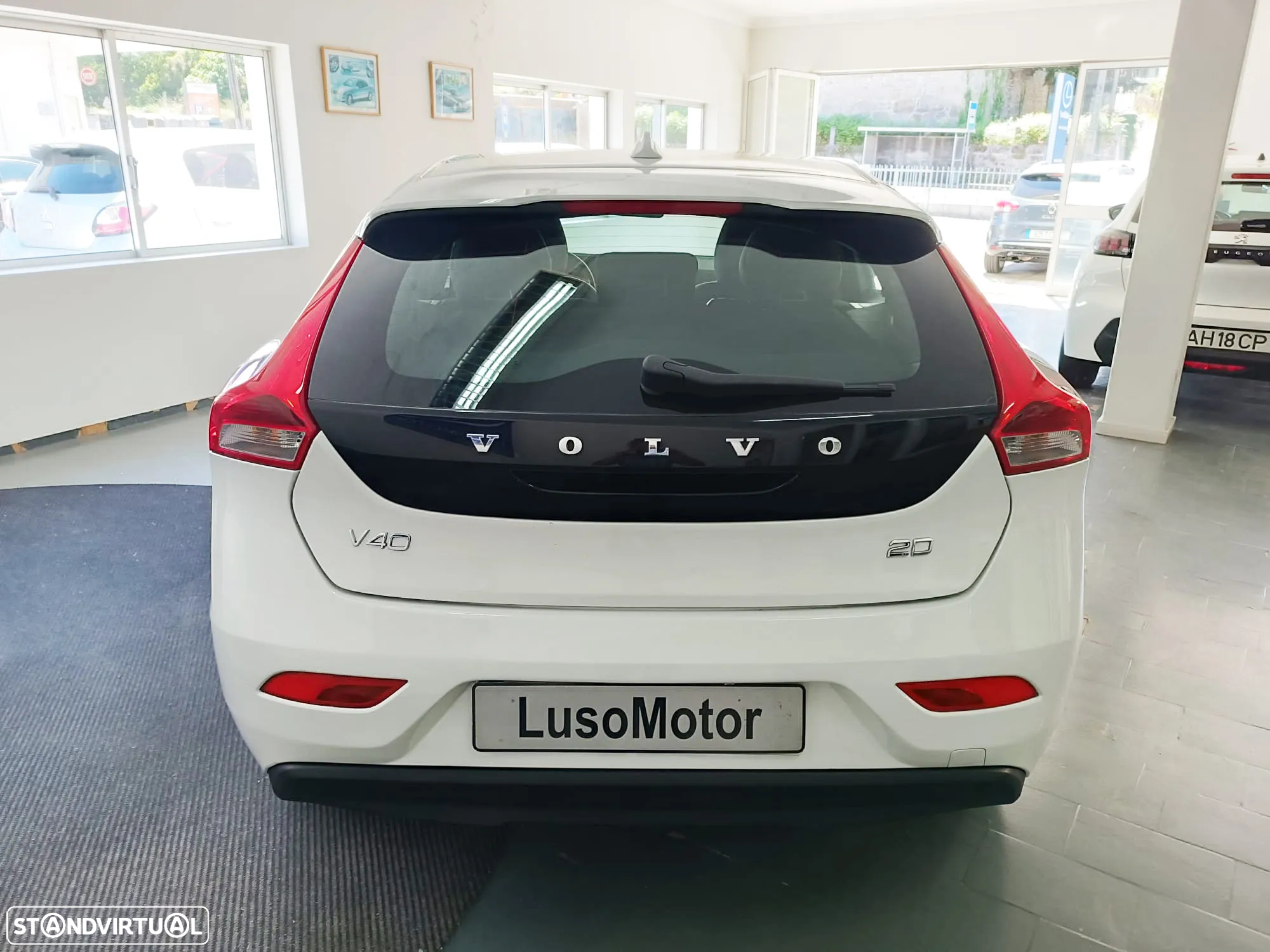 Volvo V40 1.6 D2 Momentum Powershift Eco - 8