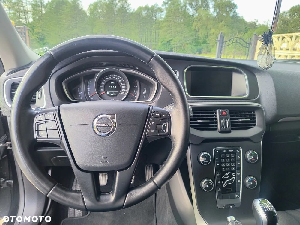 Volvo V40 D2 - 12