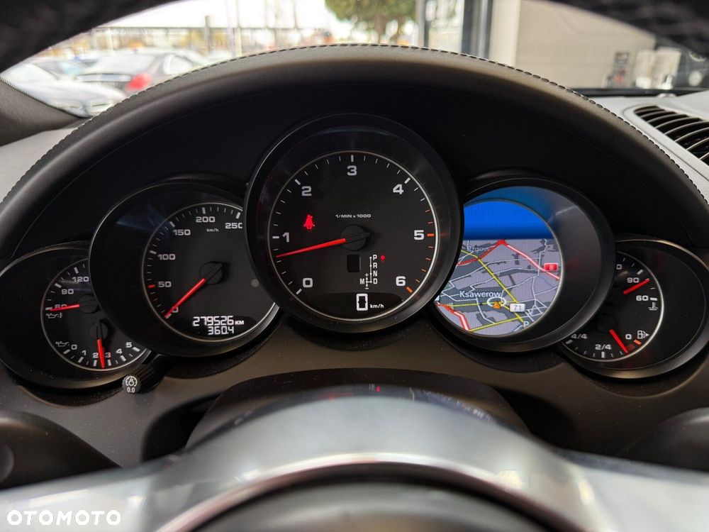 Porsche Cayenne - 36