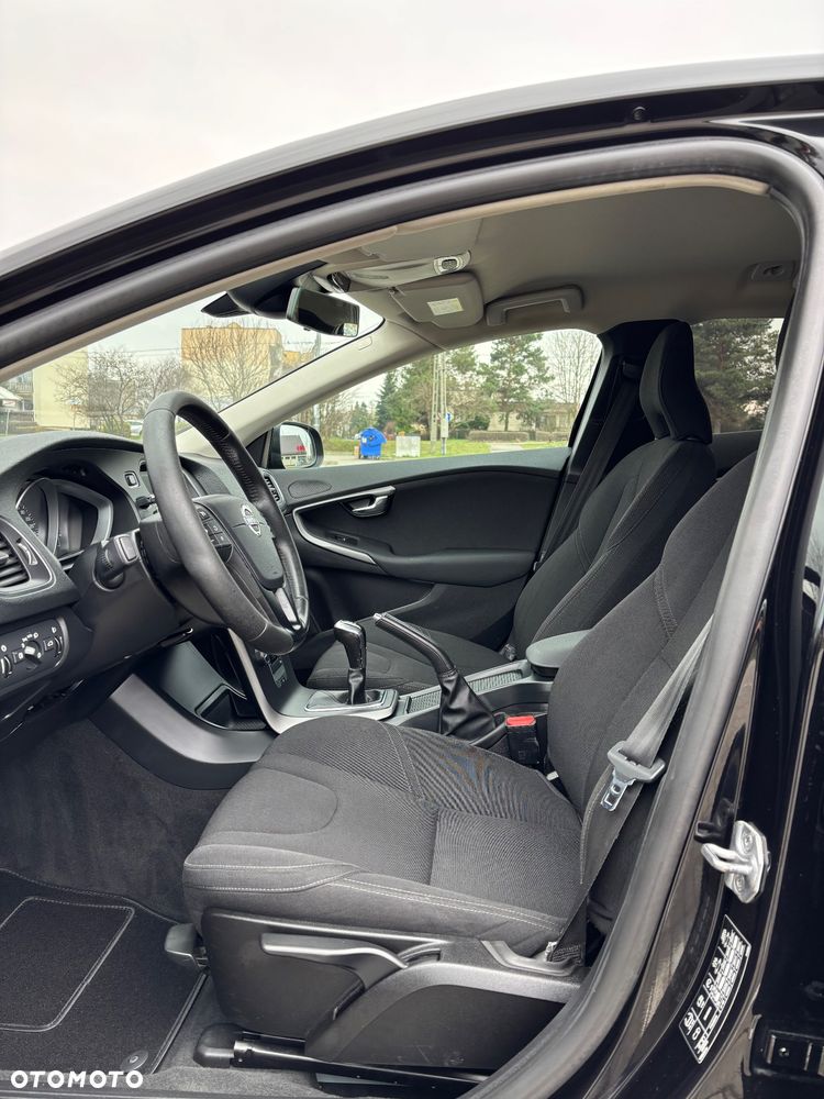 Volvo V40 D2 Momentum - 10