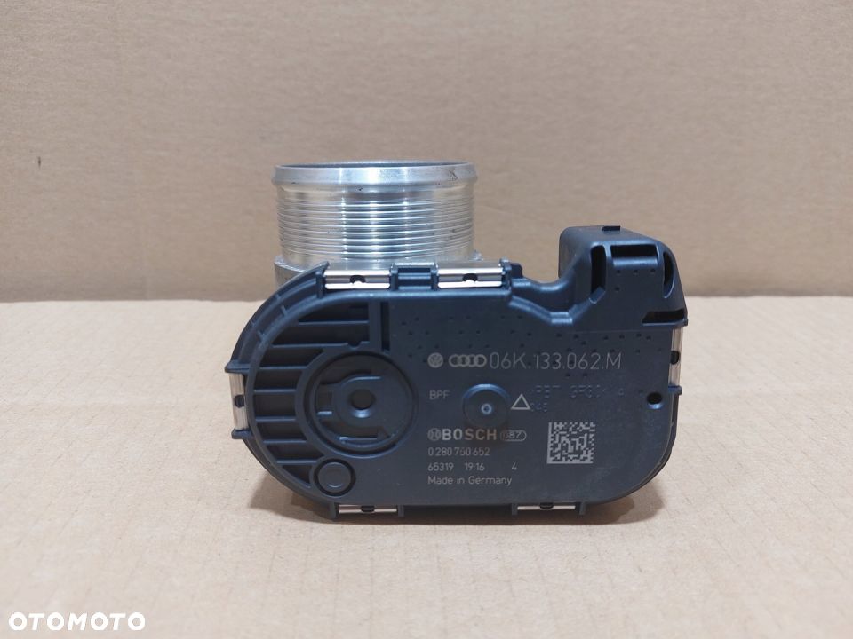 VW AUDI SKODA 2.0 TFSI PRZEPUSTNICA 06K133062M NOWA - 1