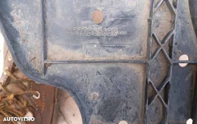 Scut lateral dreapta 555286563r Renault Clio 4 [2012 - 2020] - 2