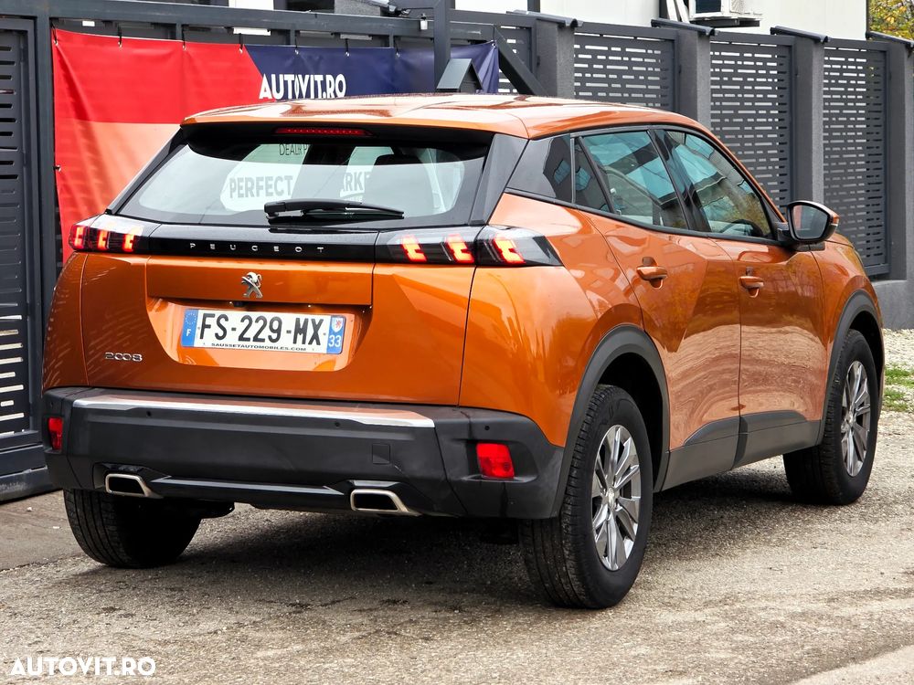 Peugeot 2008 1.2 L PureTech STT EAT8 Allure - 9