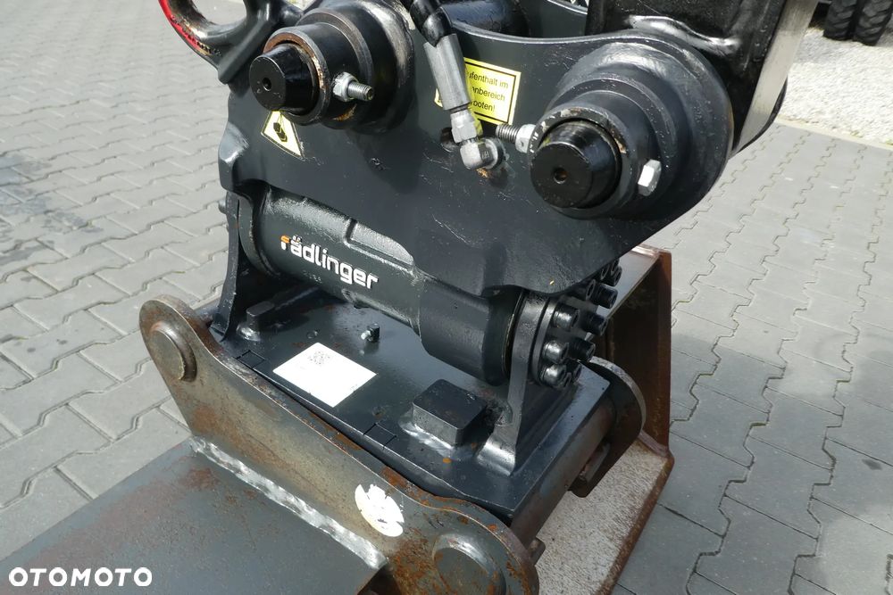 Caterpillar 302,7 Z NIEMIEC SPECIAL EDITION - 21