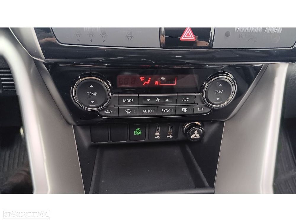 Mitsubishi Eclipse Cross 1.5 MIVEC Black Edition - 14