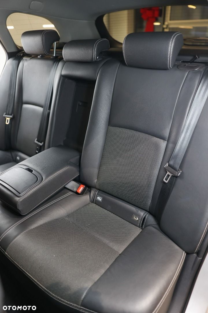 Toyota Avensis - 19