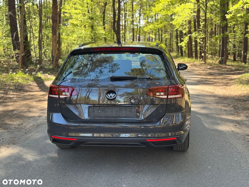 Volkswagen Passat 2.0 TDI SCR DSG Business - 9