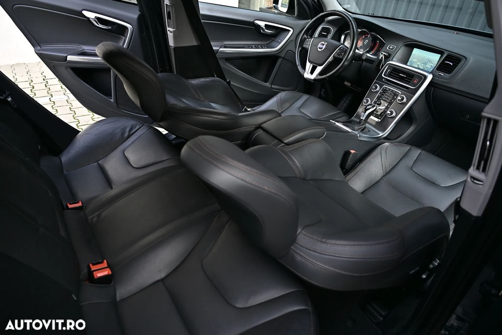 Volvo S60 Cross Country D4 Geartronic Summum - 29