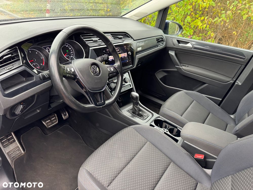 Volkswagen Touran - 20