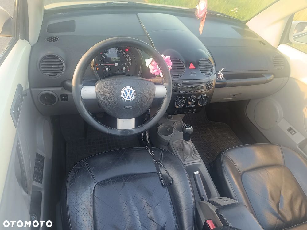 Volkswagen New Beetle - 4