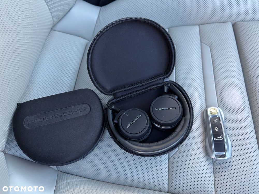 Porsche Panamera Turbo - 31