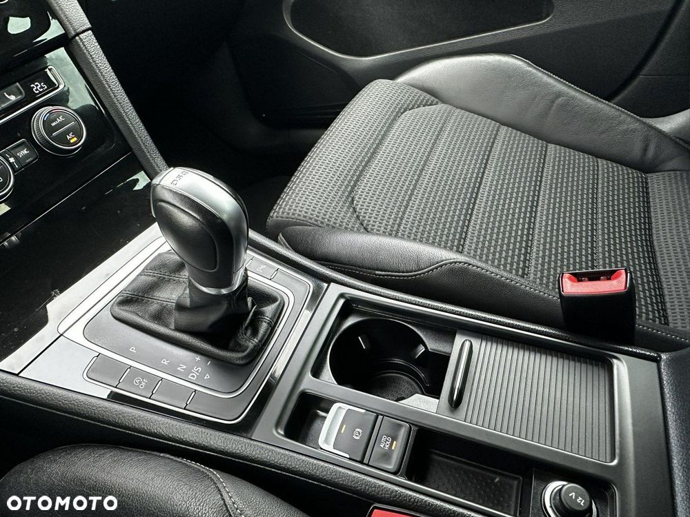 Volkswagen Golf 2.0 TDI (BlueMotion Technology) DSG Highline - 30