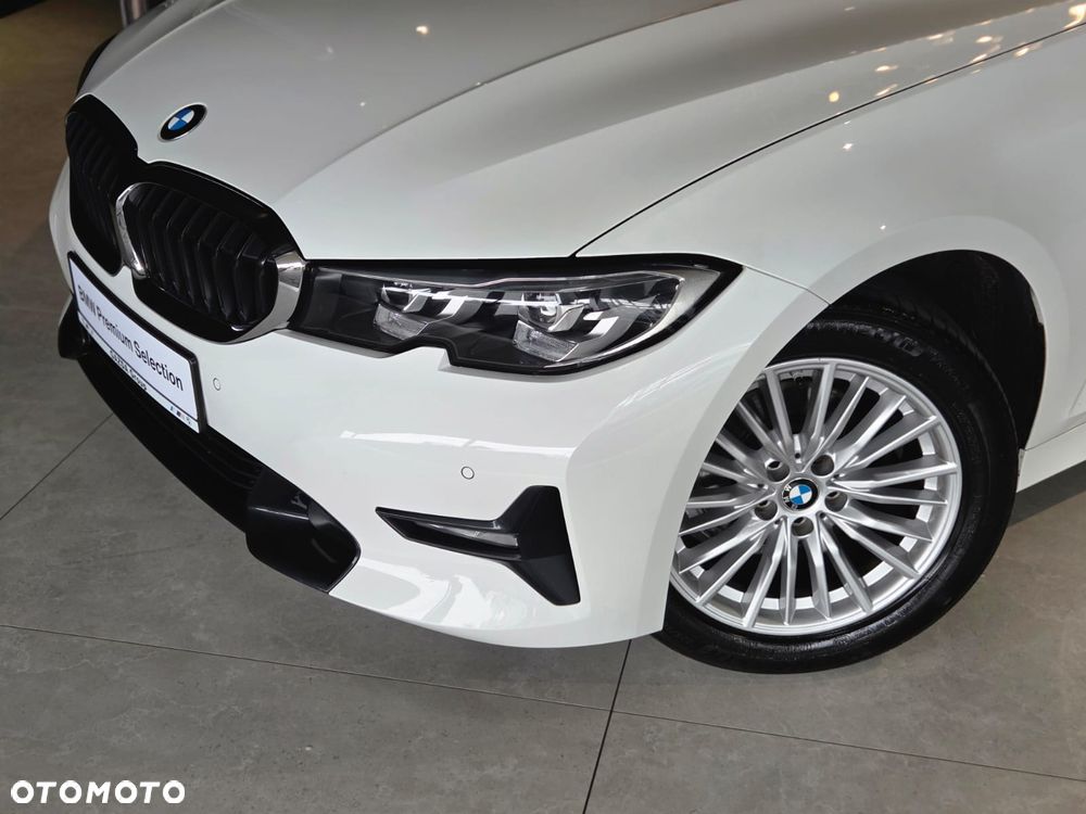 BMW Seria 3 318i Sport Line - 3